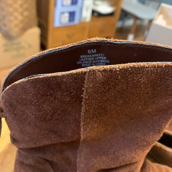 Suede Moccasin style booties - Picture 6 of 7